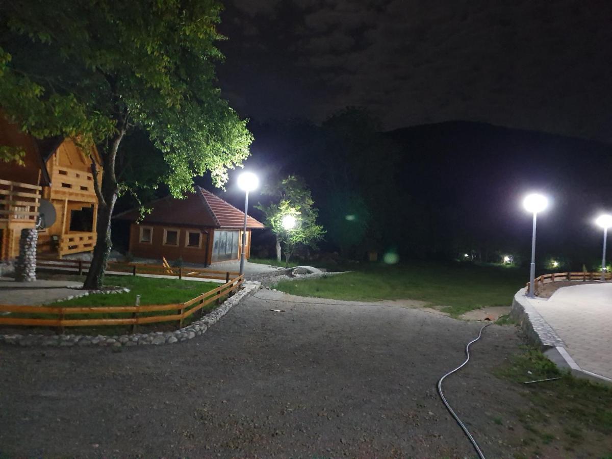 Vodopad Lisine Panzió Strmosten Kültér fotó