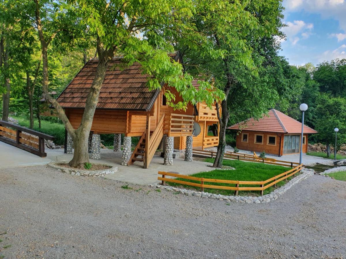 Vodopad Lisine Panzió Strmosten Kültér fotó