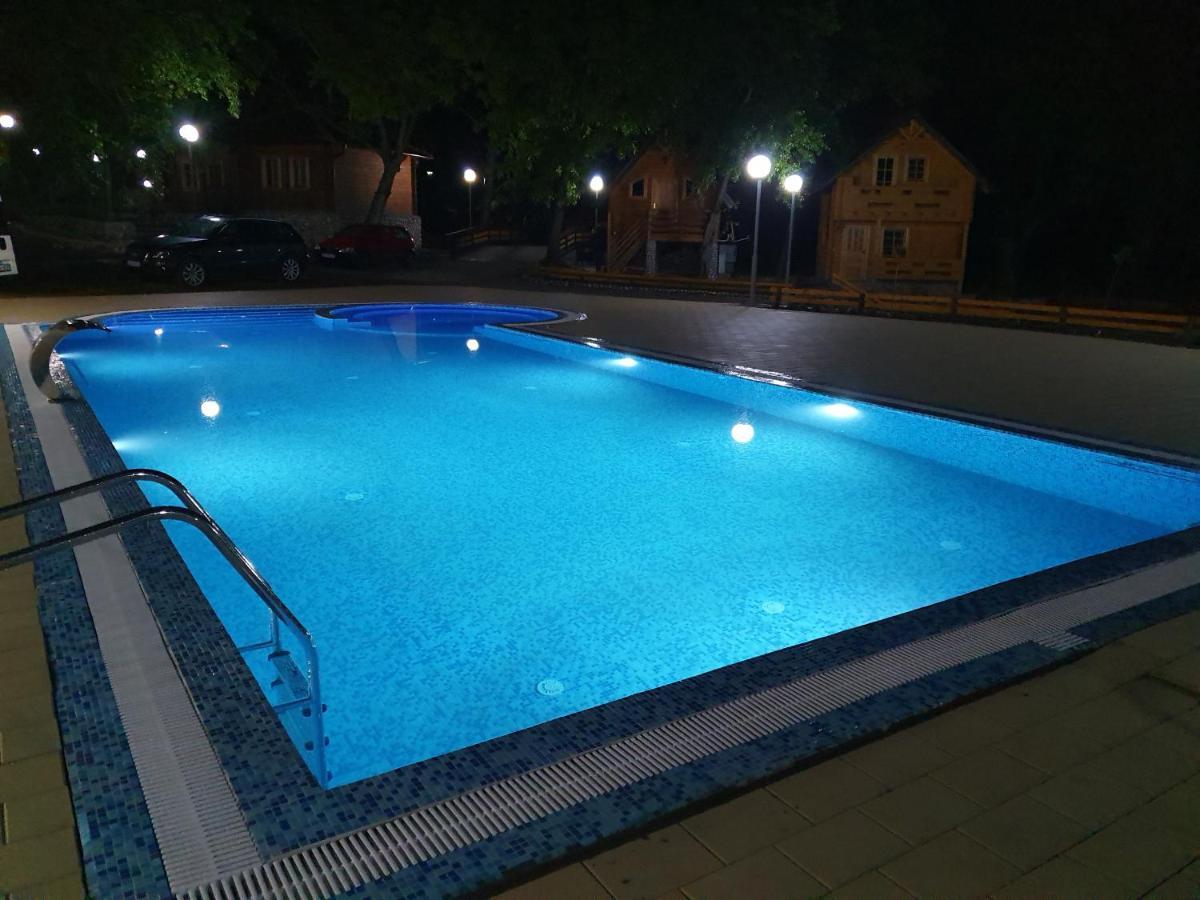 Vodopad Lisine Panzió Strmosten Kültér fotó